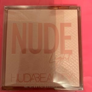 Huda Nude Obsession in Light